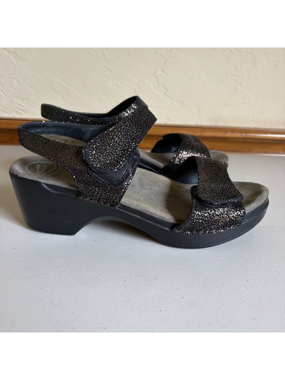 Dansko Sonnet Shimmer Sandals Comfort Wedge Metallic Textured Leather Hook and L